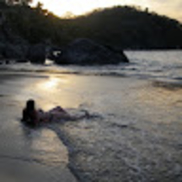 Meet your Posher, Sabrina - Picture 1 of 1